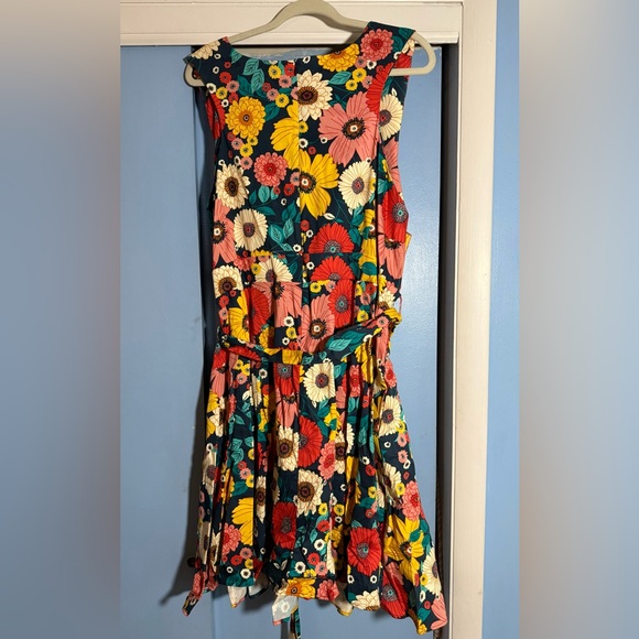 Floral Sleeveless Dress - Picture 4 of 6